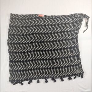 Stella Dot Black & White Patterned Sarong with Tassels Beach & Pool Cover Up Med